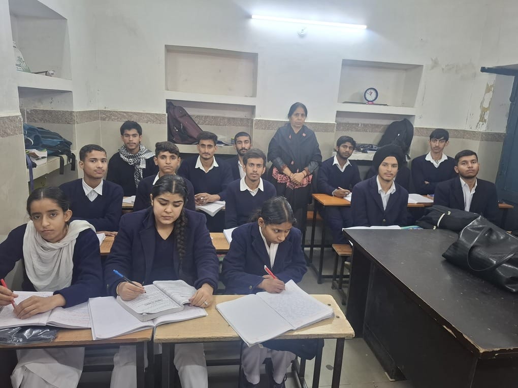 शहीदी चोक के पास गली में स्थित मूक बधिर बच्चों के लिए संचालित निजी विद्यालय। अमर उजाला शहीदी चोक के पास गली में स्थित मूक बधिर बच्चों के लिए संचालित निजी विद्यालय। अमर उजाला