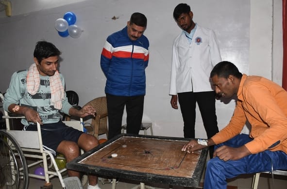 विश्व दिव्यांग दिवस पर केजीएमयू में बुधवार को दिव्यांगों के लिए कैरम, टेबल टेनिस समेत कई प्रतिय विश्व दिव्यांग दिवस पर केजीएमयू में बुधवार को दिव्यांगों के लिए कैरम, टेबल टेनिस समेत कई प्रतिय