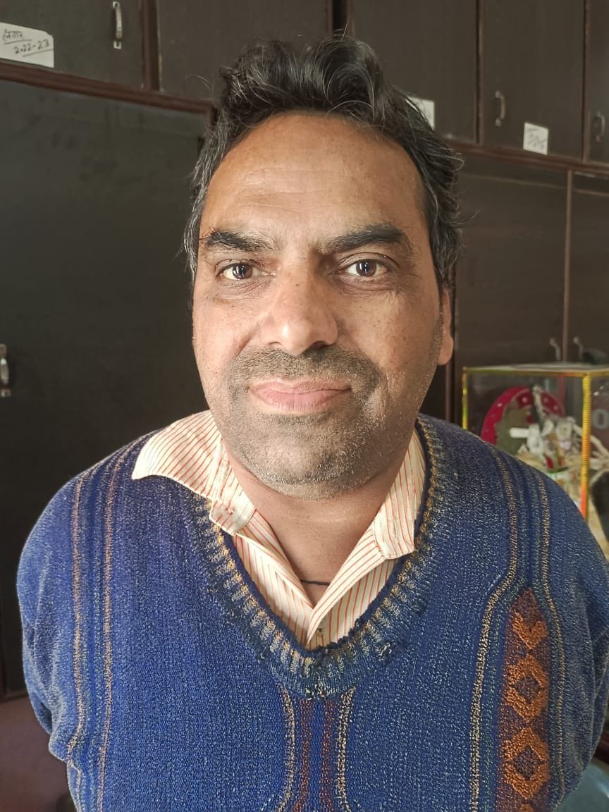 10...शहर के पालिका बाजार के पास नाले में जमा गंदगी । संवाद