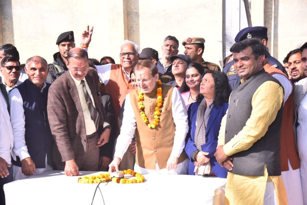 फोटो 19: सोनीपत सहकारी चीनी मिल में पेराई सत्र के शुभारंभ अवसर पर बुग्गी पर गन्ना लेकर आए किसान फोटो 19: सोनीपत सहकारी चीनी मिल में पेराई सत्र के शुभारंभ अवसर पर बुग्गी पर गन्ना लेकर आए किसान