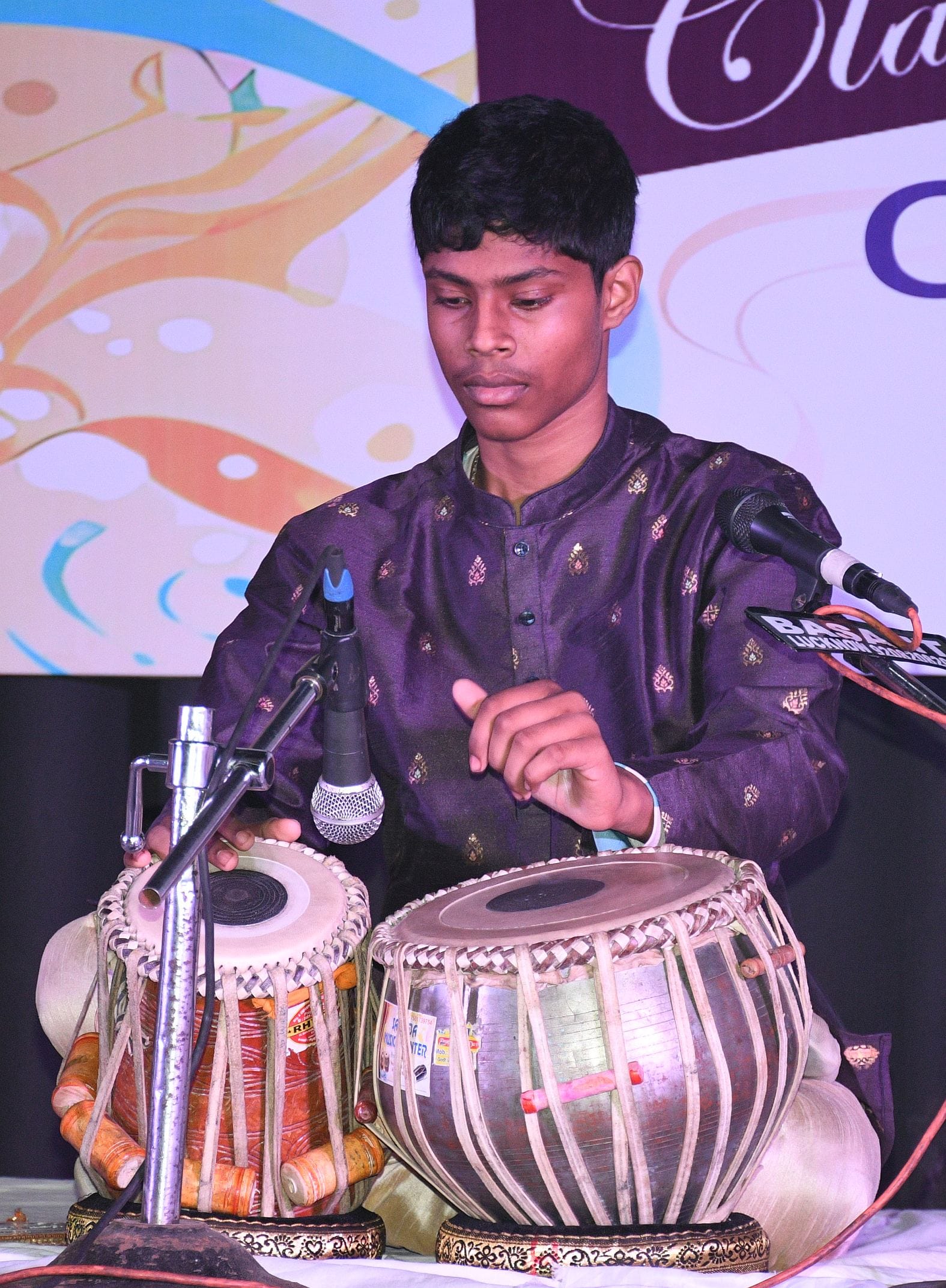 गोमतीनगर सि्थत अंतरराष्ट्रीय बौद्ध अनुसंधान संस्थान में बृहस्पतिवार को संगीत मिलन संस्था की ओर गोमतीनगर सि्थत अंतरराष्ट्रीय बौद्ध अनुसंधान संस्थान में बृहस्पतिवार को संगीत मिलन संस्था की ओर