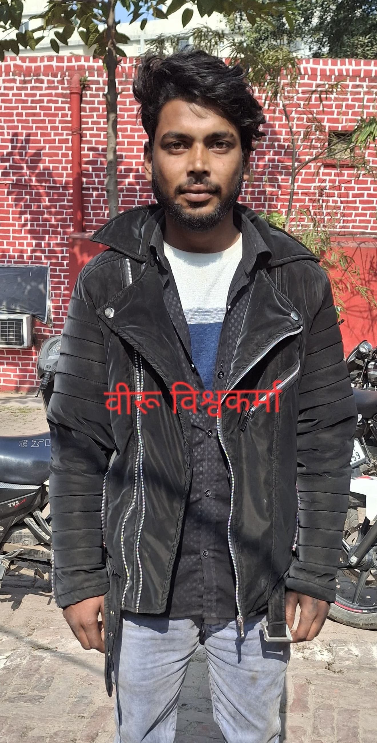 पुलिस की गिरफ्त में आरोपी।
