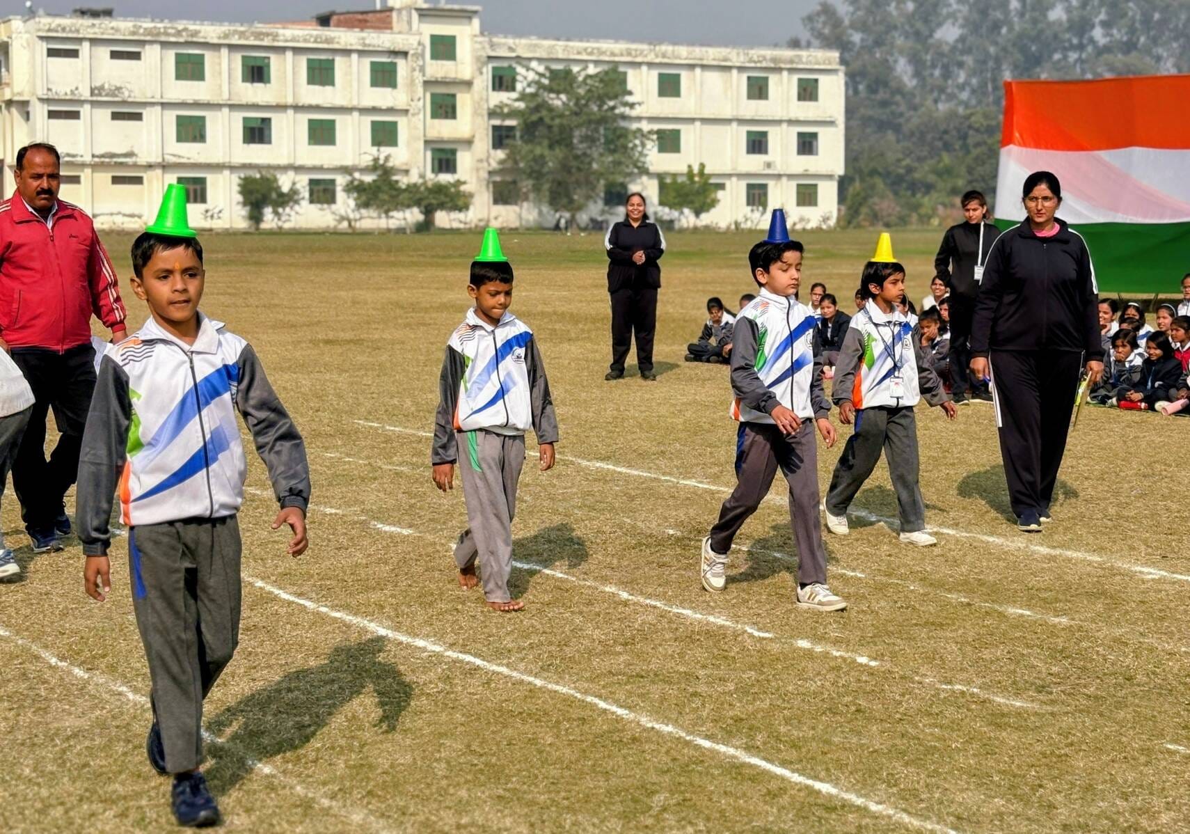 रुद्रा में खेलकूद प्रतियोगिता में भाग लेते छात्र। (स्त्रोत स्कूल) मवाना। रुद्रा में खेलकूद प्रतियोगिता में भाग लेते छात्र। (स्त्रोत स्कूल) मवाना।