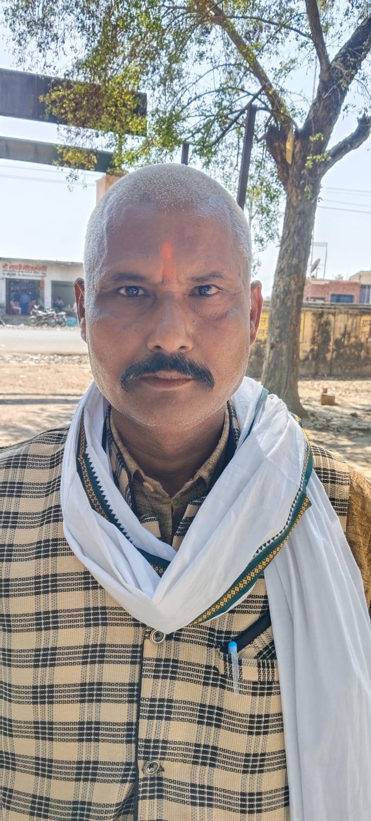 सामुदायिक स्वास्थ्य केंद्र सिराथू में खाली पड़ी महिला चिकित्सक की कुर्सी:संवाद सामुदायिक स्वास्थ्य केंद्र सिराथू में खाली पड़ी महिला चिकित्सक की कुर्सी:संवाद