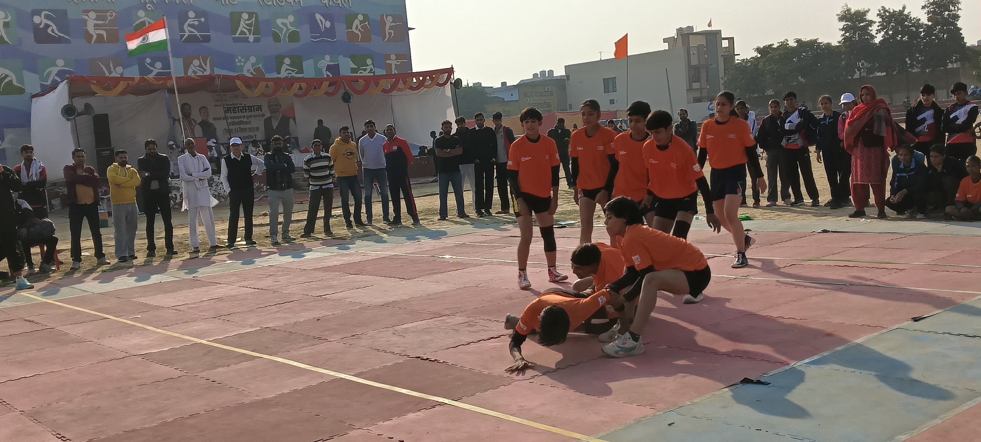 सांसद खेल महोत्सव के अंतर्गत वॉलीबॉल में हरसोला की टीम प्रथम रही