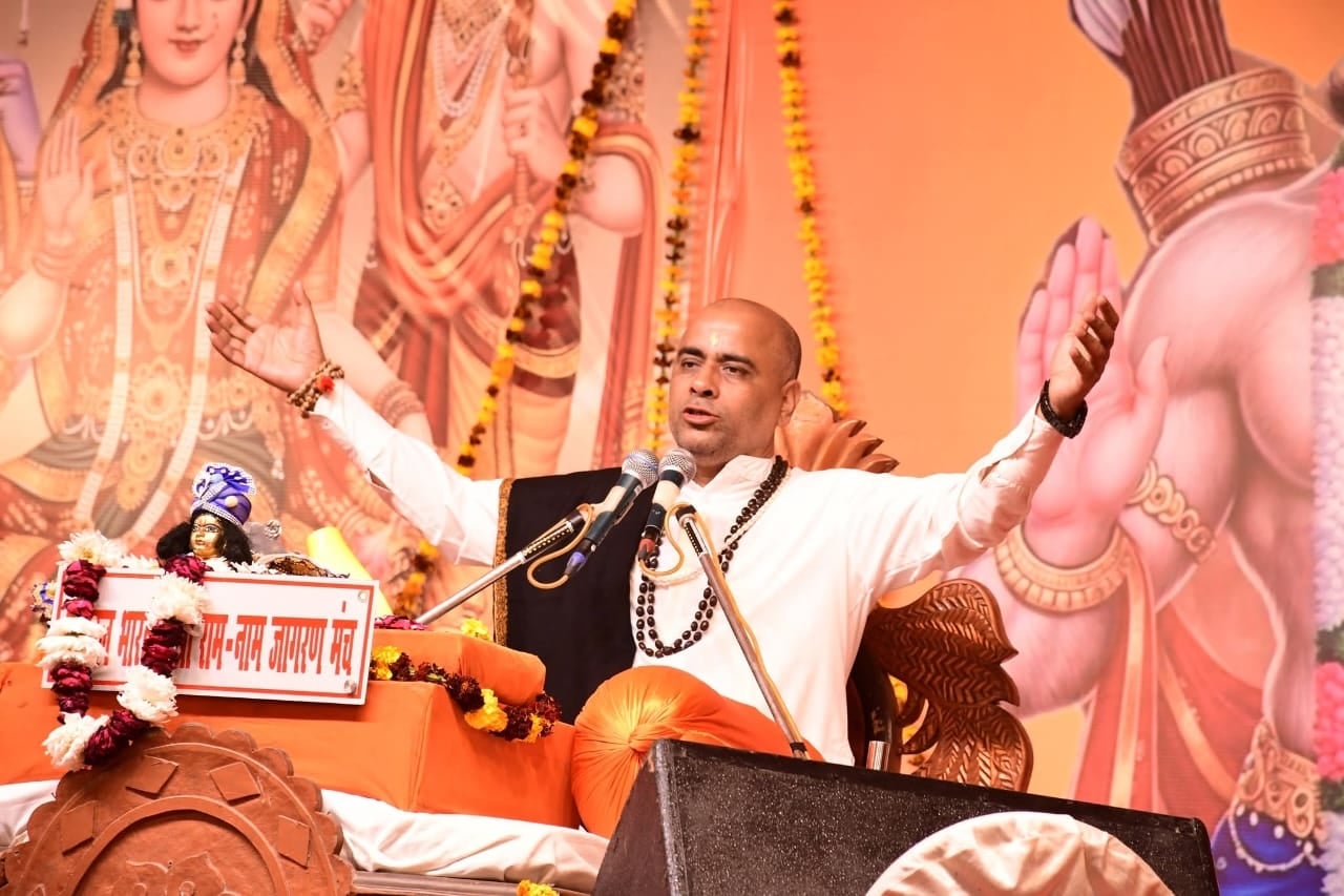 आवास विकास कालोनी में कथा में मौजूद श्रोता। स्रोत: आयोजक आवास विकास कालोनी में कथा में मौजूद श्रोता। स्रोत: आयोजक
