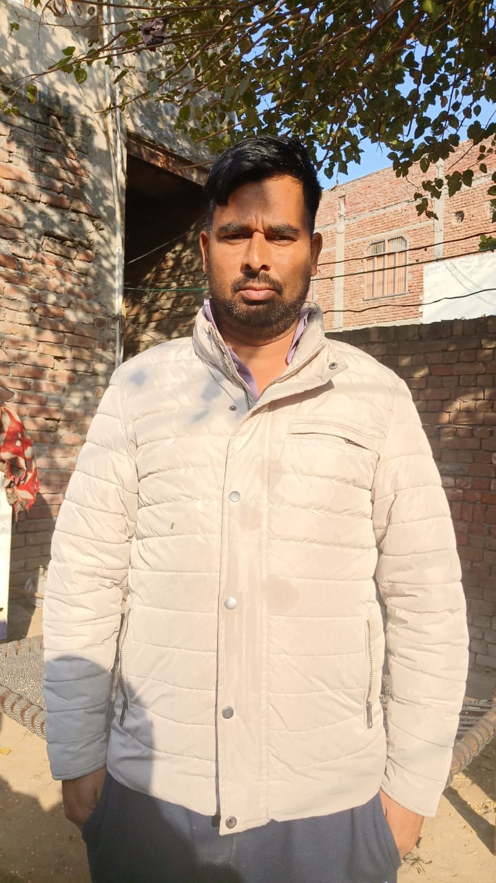 16...रोहतक के माता दरवाजा स्थित सार्वजनिक नल से पानी भरते स्थानीय लोग। संवाद 16...रोहतक के माता दरवाजा स्थित सार्वजनिक नल से पानी भरते स्थानीय लोग। संवाद