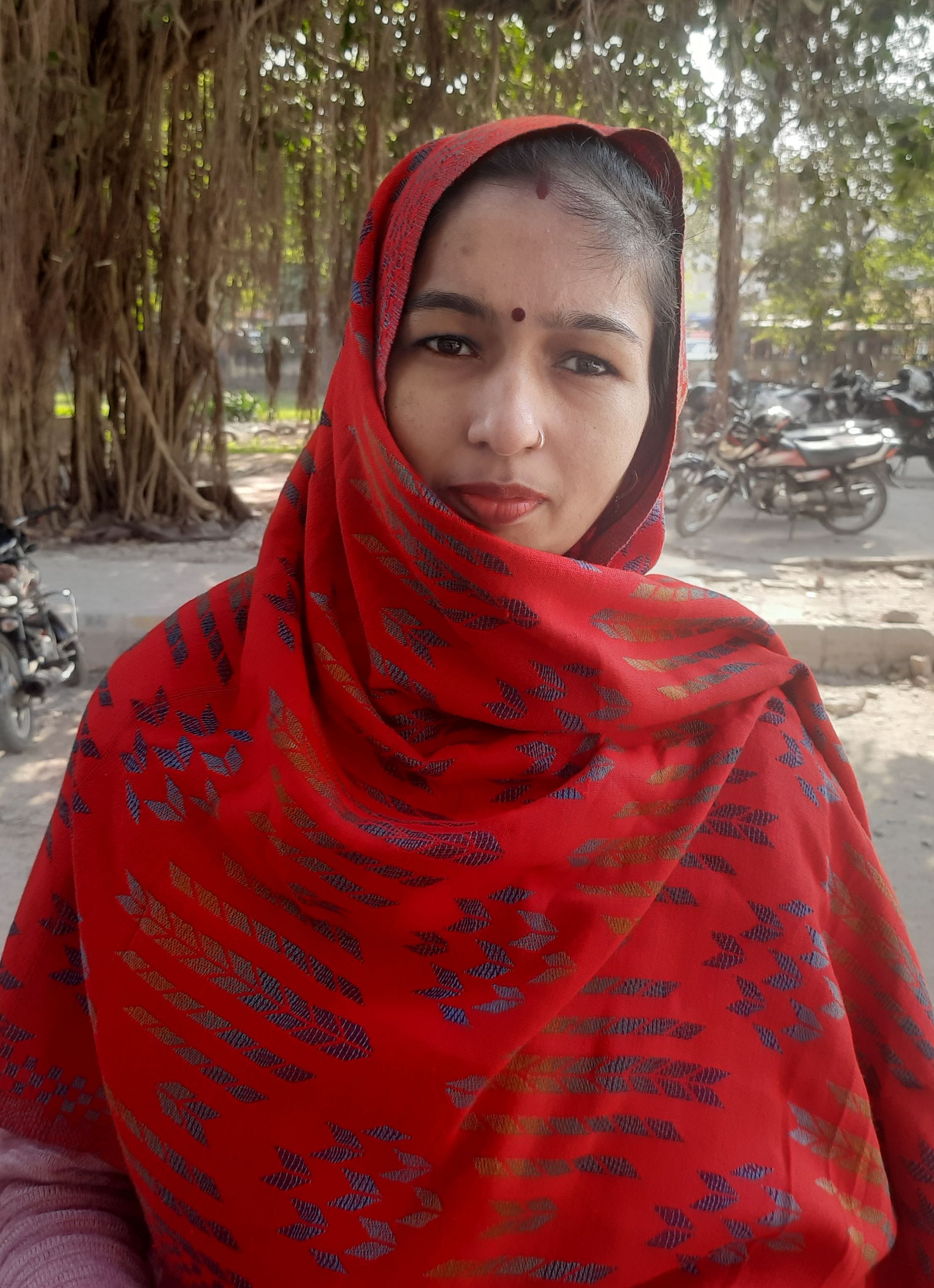 फोटो 10: सोनीपत के नागरिक अस्पताल में ओपीडी पर्ची बनवाने के लिए लाइन में खड़े मरीज। संवाद