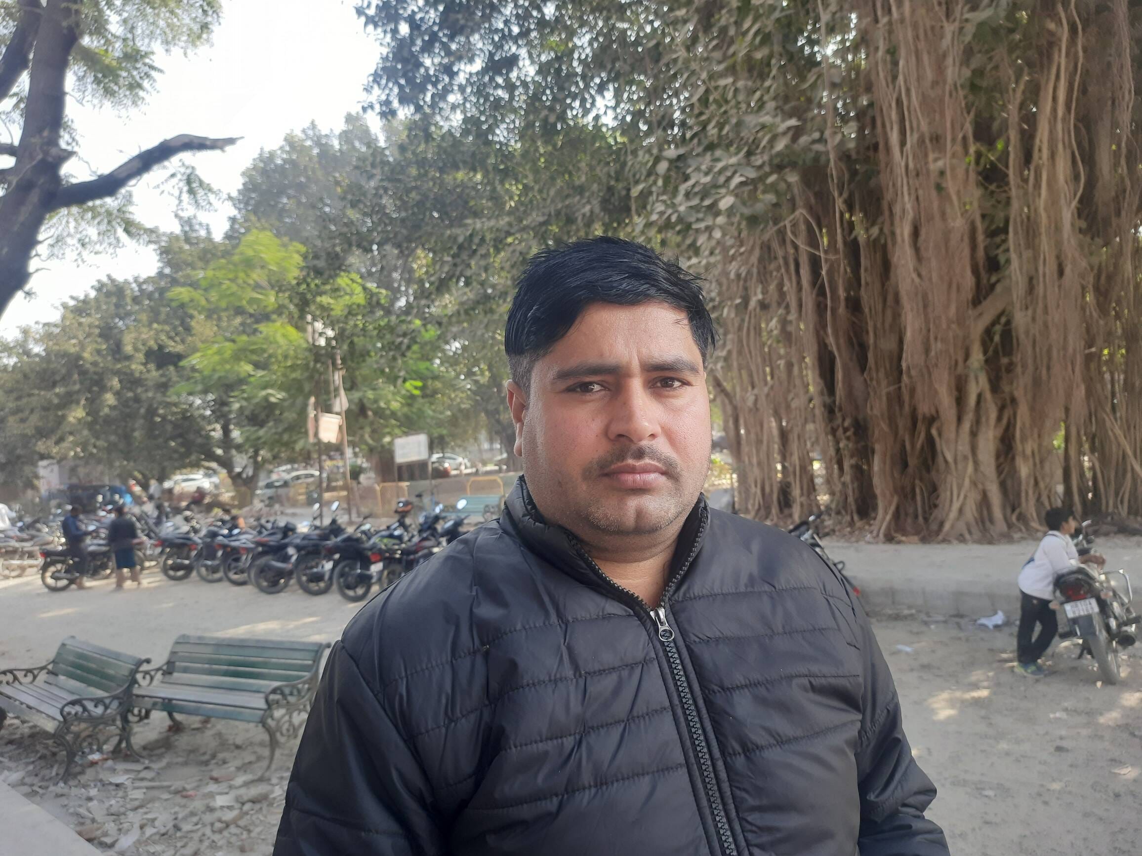 फोटो 10: सोनीपत के नागरिक अस्पताल में ओपीडी पर्ची बनवाने के लिए लाइन में खड़े मरीज। संवाद