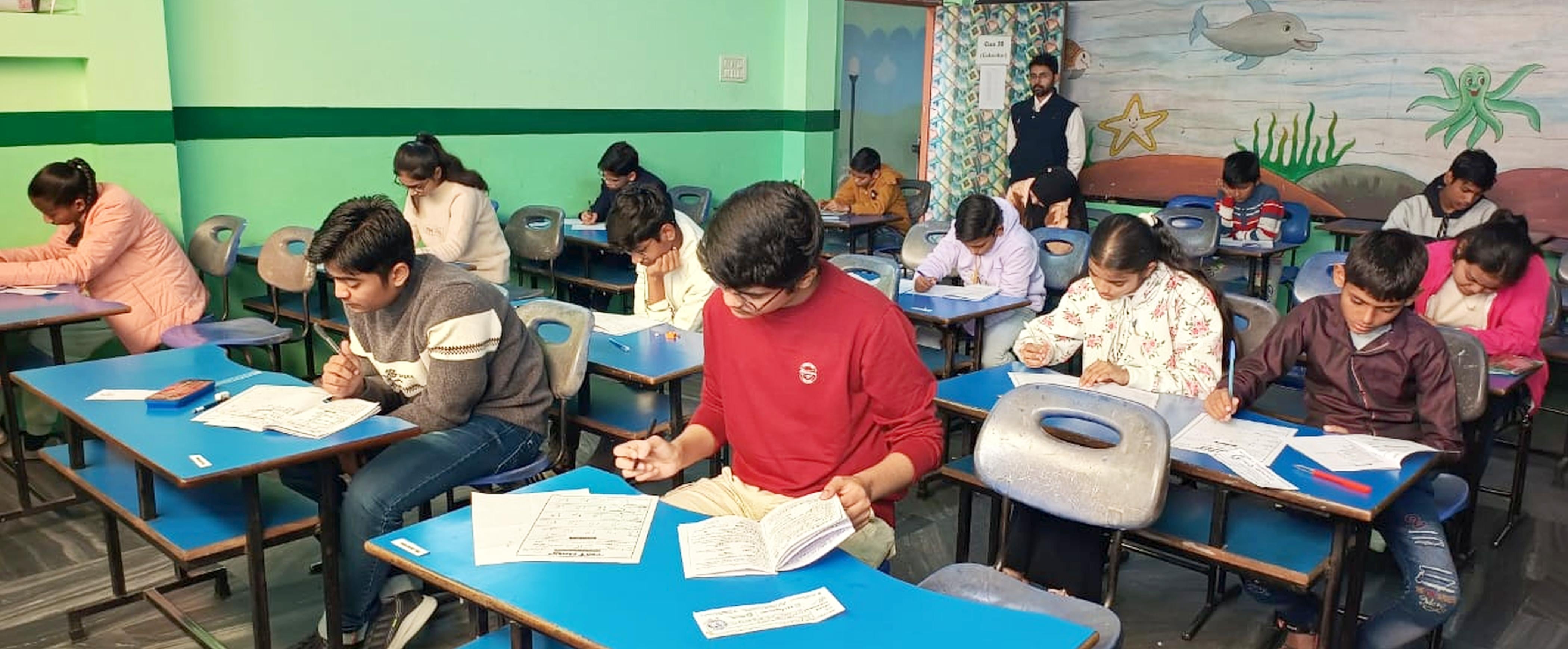 फोटो-16-प्रोत्साहन परीक्षा देते छात्र। स्रोत स्वयं फोटो-16-प्रोत्साहन परीक्षा देते छात्र। स्रोत स्वयं