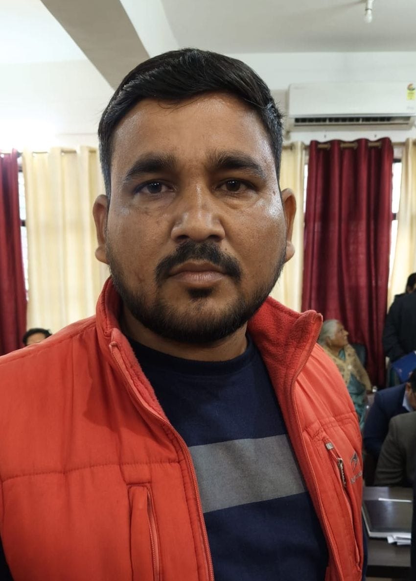 फोटो-3- संपूर्ण समाधान दिवस में शिकायतों की सुनवाई करते डीएम गौरांग राठी व एसपी जयप्रकाश सिंह व फोटो-3- संपूर्ण समाधान दिवस में शिकायतों की सुनवाई करते डीएम गौरांग राठी व एसपी जयप्रकाश सिंह व
