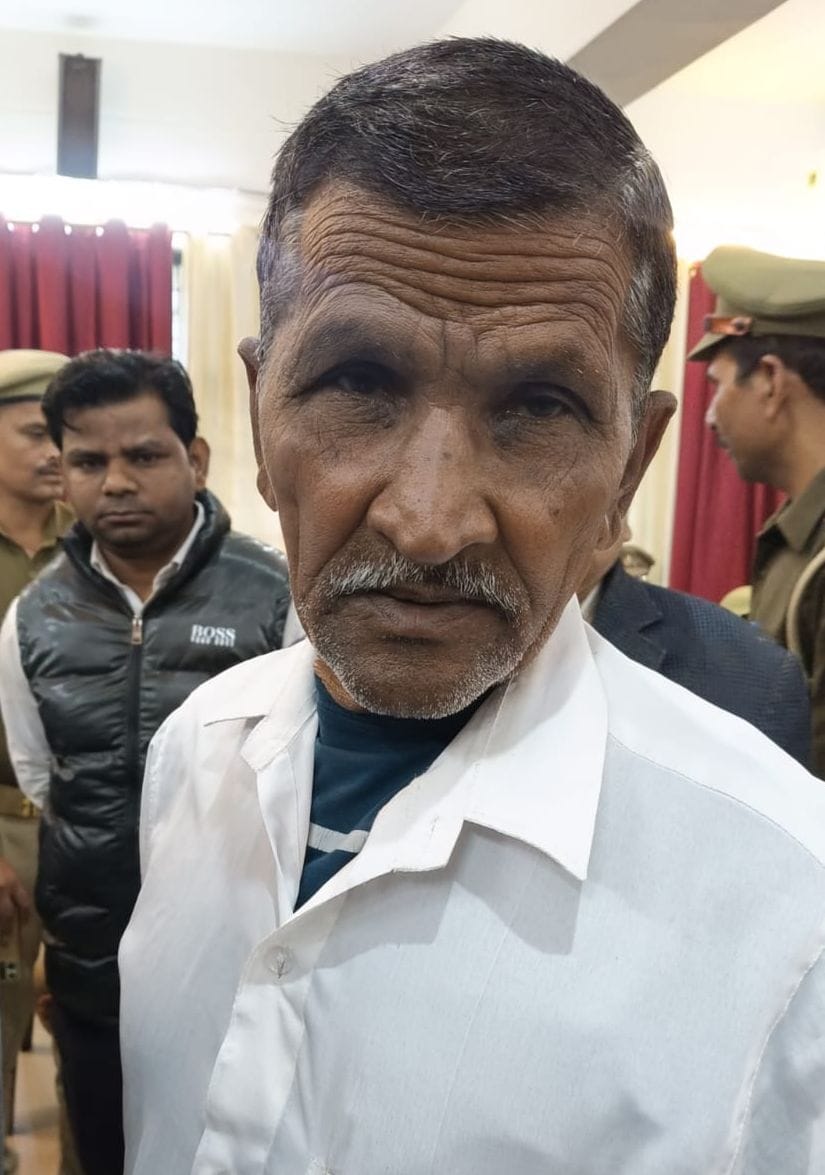 फोटो-3- संपूर्ण समाधान दिवस में शिकायतों की सुनवाई करते डीएम गौरांग राठी व एसपी जयप्रकाश सिंह व फोटो-3- संपूर्ण समाधान दिवस में शिकायतों की सुनवाई करते डीएम गौरांग राठी व एसपी जयप्रकाश सिंह व