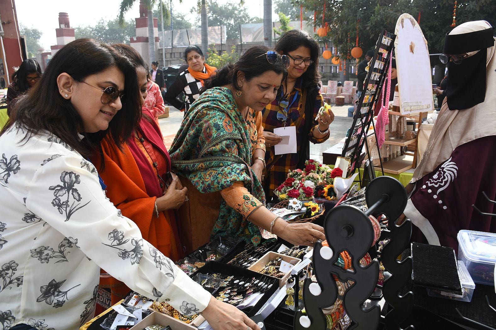 प्रदर्शनी में दिखा महिला उद्यमियों का हुनर प्रदर्शनी में दिखा महिला उद्यमियों का हुनर