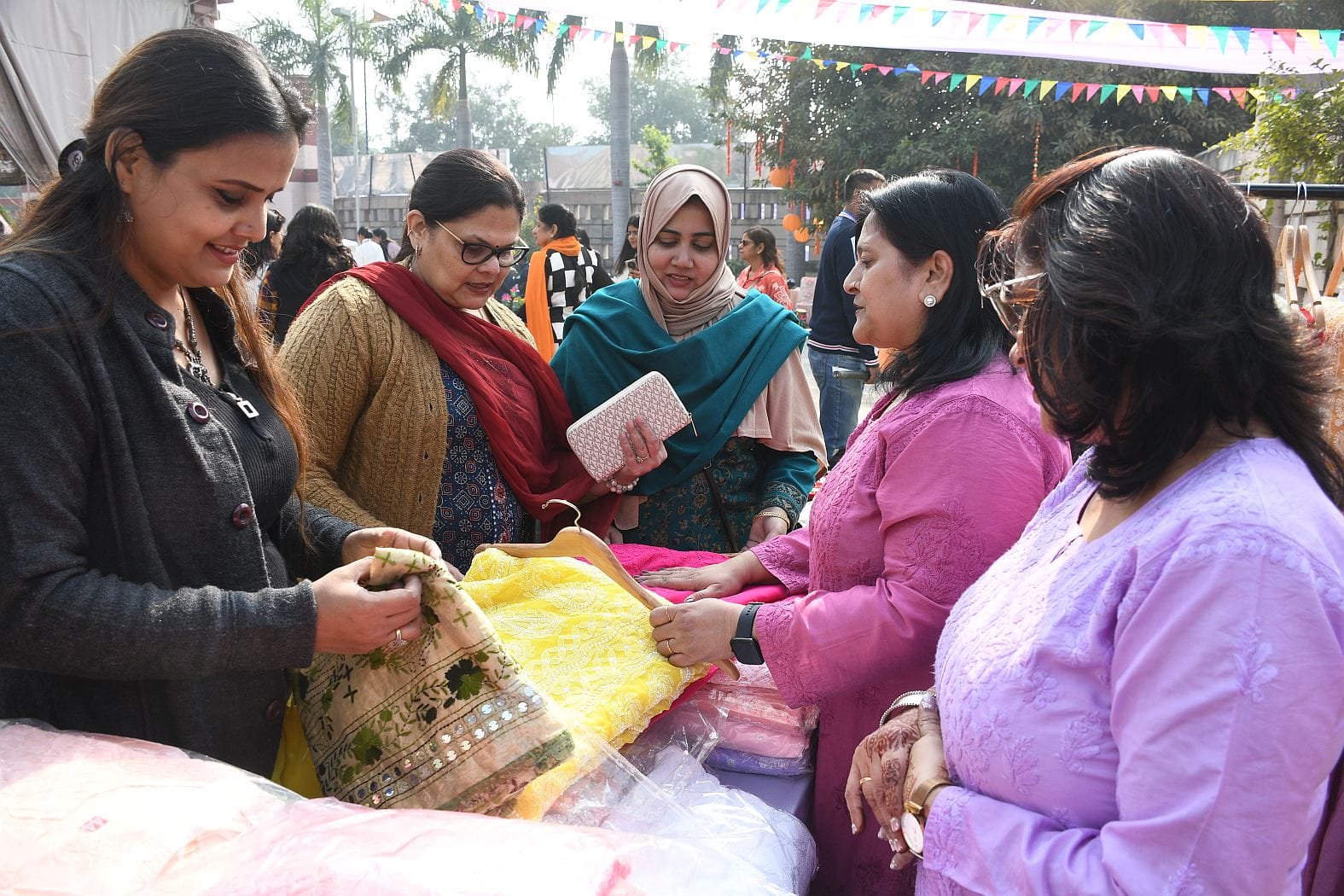 प्रदर्शनी में दिखा महिला उद्यमियों का हुनर प्रदर्शनी में दिखा महिला उद्यमियों का हुनर