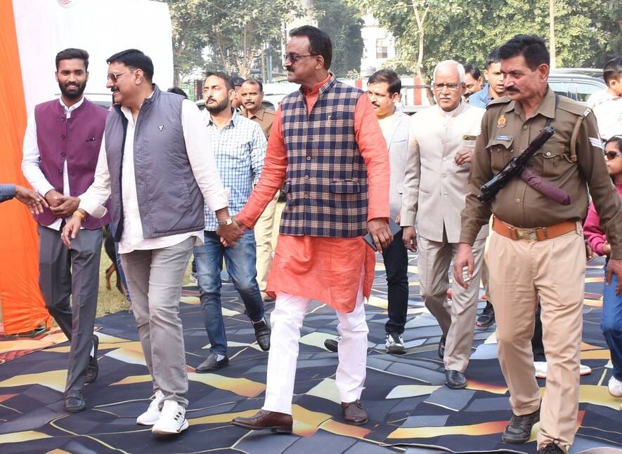रिजर्व पुलिस लाइंस के मैदान में अवध केनेल क्लब की ओर से आयोजित डॉग शो 
