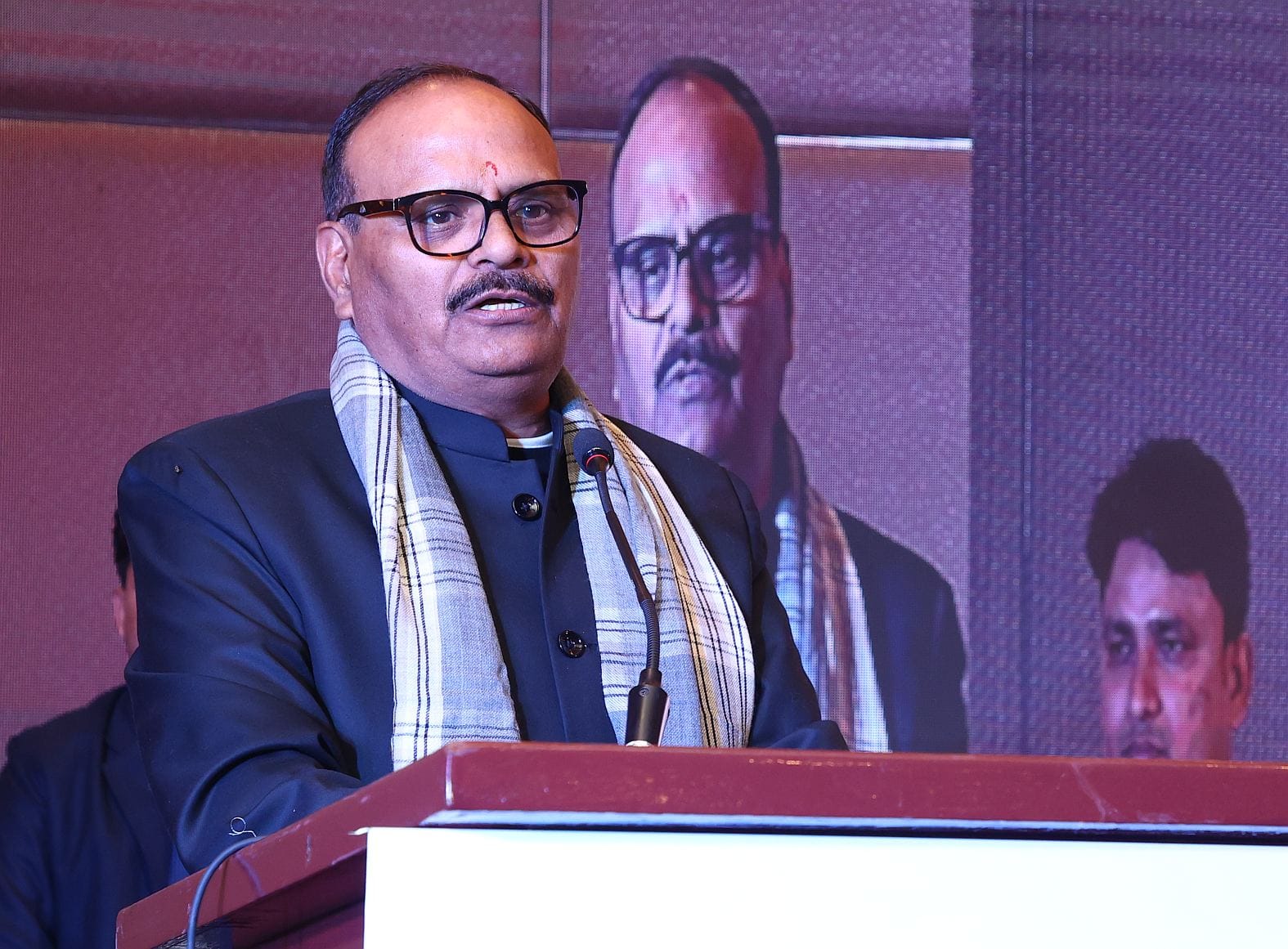 सम्मेलन में ब्रोशर लांच करते एवोक इंडिया के एमडी प्रवीण कुमार द्विवेदी, बीएसई की चीफ रिस्क ऑफिस सम्मेलन में ब्रोशर लांच करते एवोक इंडिया के एमडी प्रवीण कुमार द्विवेदी, बीएसई की चीफ रिस्क ऑफिस