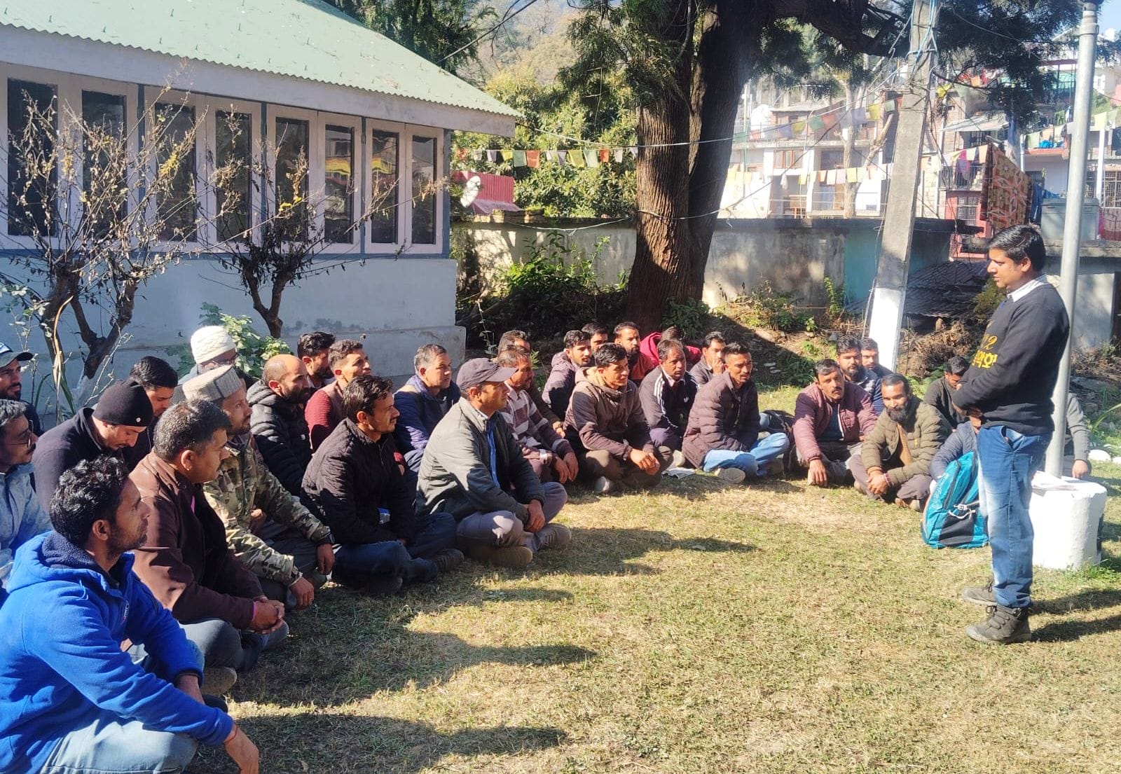 आउटसोर्स कर्मचारी यूनियन ने बैठक कर बनाई रणनीति। संवाद आउटसोर्स कर्मचारी यूनियन ने बैठक कर बनाई रणनीति। संवाद