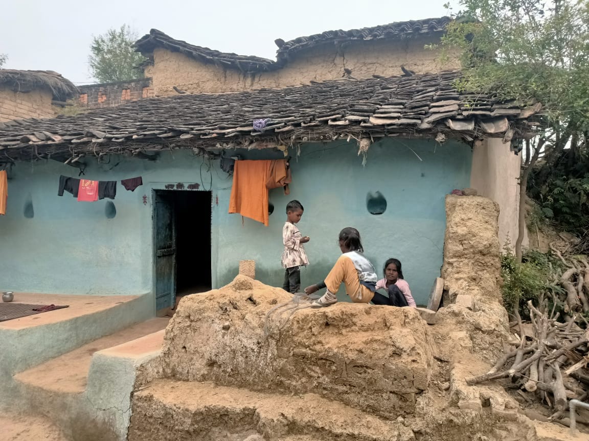 फोटो - 03 बेंदा गांव में लगा राशन कार्ड धारकों का साइन बोर्ड। संवाद फोटो - 03 बेंदा गांव में लगा राशन कार्ड धारकों का साइन बोर्ड। संवाद