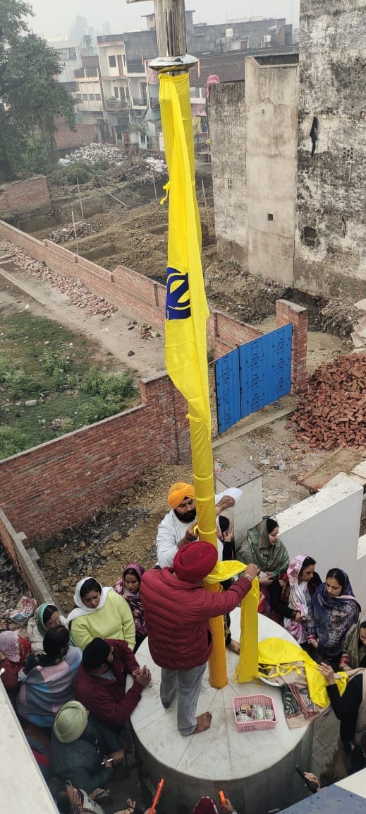 गुरु तेग बहादुर के शहीदी दिवस पर चल रहे नगर कीर्तन के अंतिम दिन प्रभात फेरी में शामिल लोग ।स्रो गुरु तेग बहादुर के शहीदी दिवस पर चल रहे नगर कीर्तन के अंतिम दिन प्रभात फेरी में शामिल लोग ।स्रो