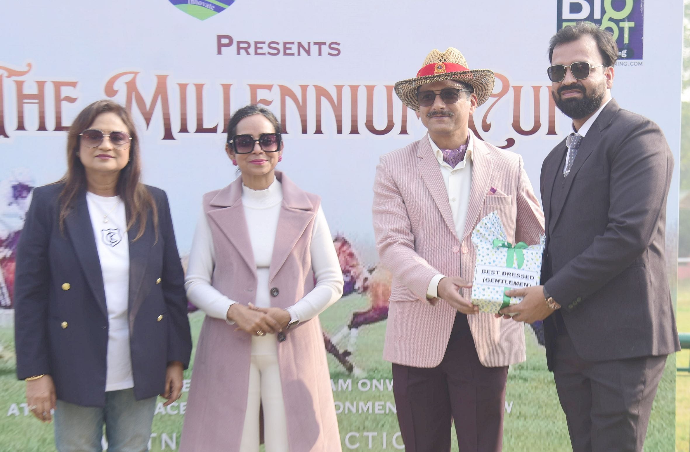 लखनऊ रेसकोर्स में आयोजित मिलेनियम कप की झलकियां। लखनऊ रेसकोर्स में आयोजित मिलेनियम कप की झलकियां।