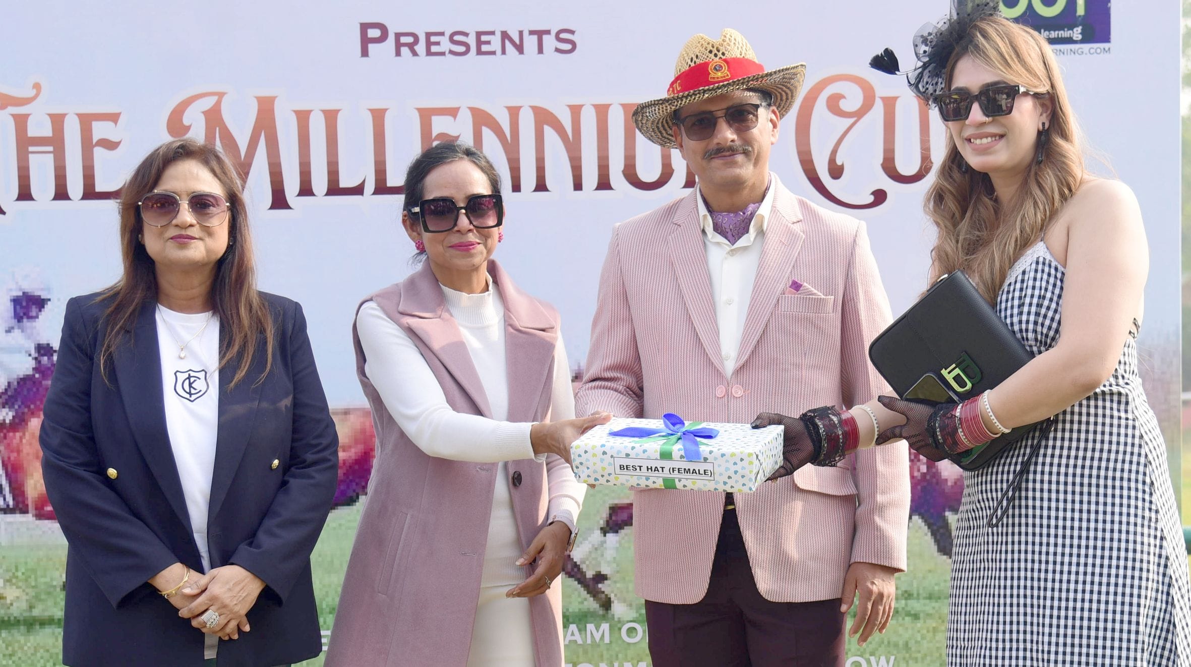 लखनऊ रेसकोर्स में आयोजित मिलेनियम कप की झलकियां। लखनऊ रेसकोर्स में आयोजित मिलेनियम कप की झलकियां।