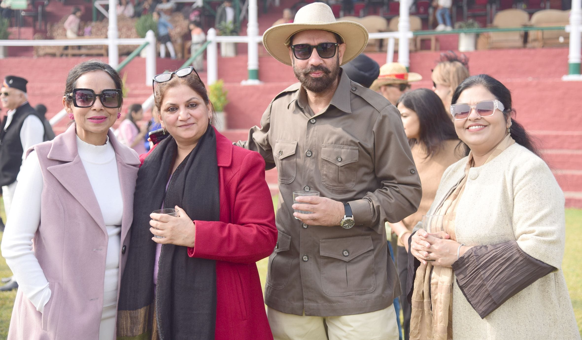 लखनऊ रेसकोर्स में आयोजित मिलेनियम कप की झलकियां। लखनऊ रेसकोर्स में आयोजित मिलेनियम कप की झलकियां।