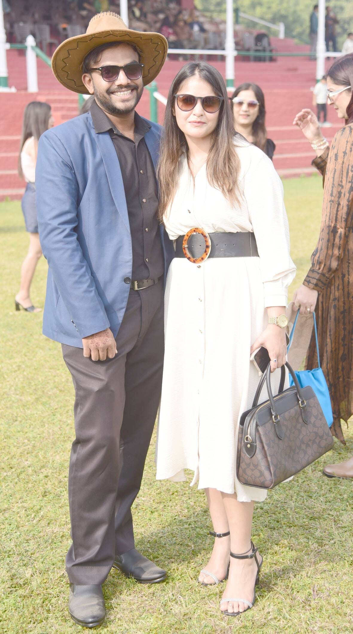 लखनऊ रेसकोर्स में आयोजित मिलेनियम कप की झलकियां। लखनऊ रेसकोर्स में आयोजित मिलेनियम कप की झलकियां।