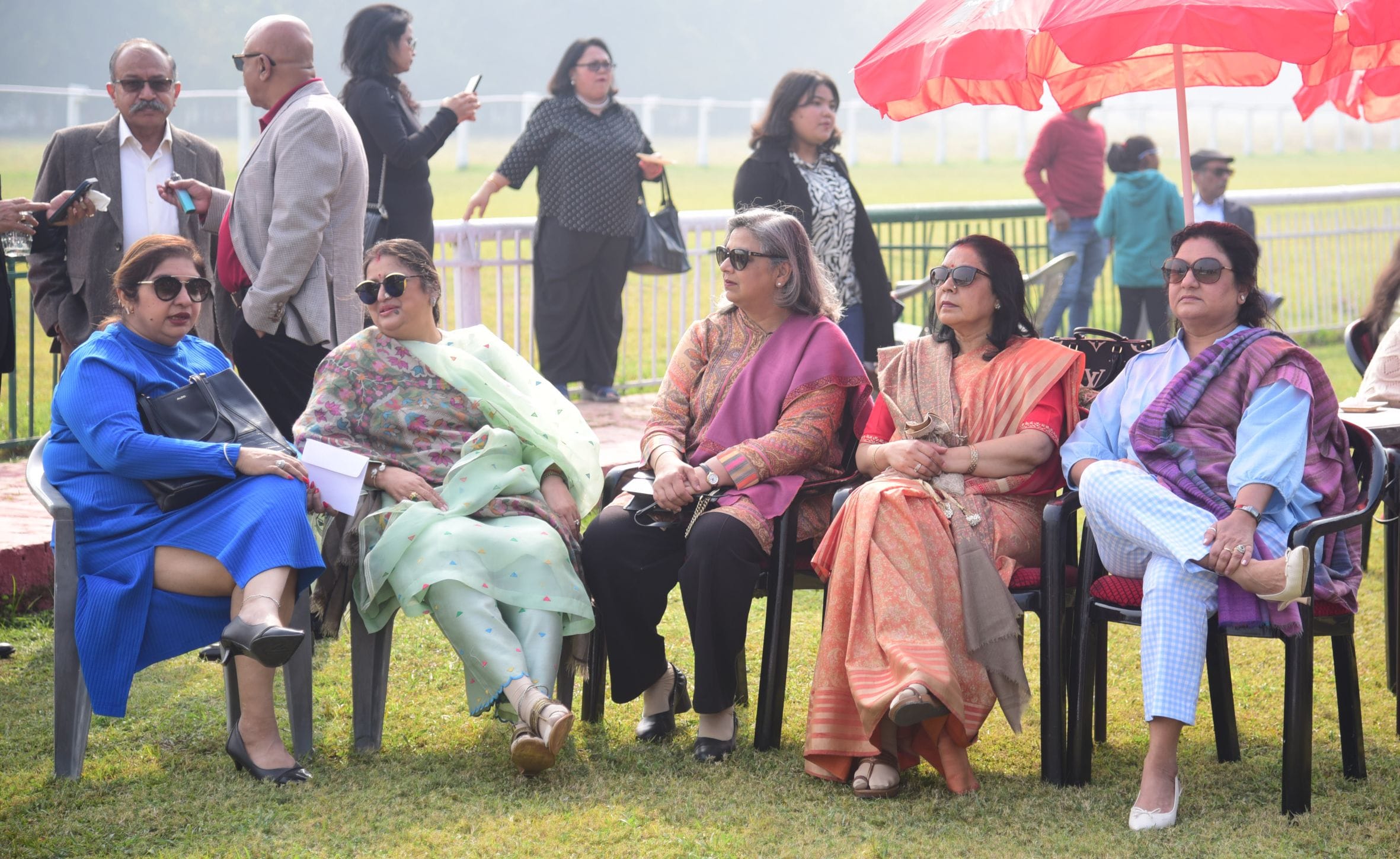 लखनऊ रेसकोर्स में आयोजित मिलेनियम कप की झलकियां। लखनऊ रेसकोर्स में आयोजित मिलेनियम कप की झलकियां।