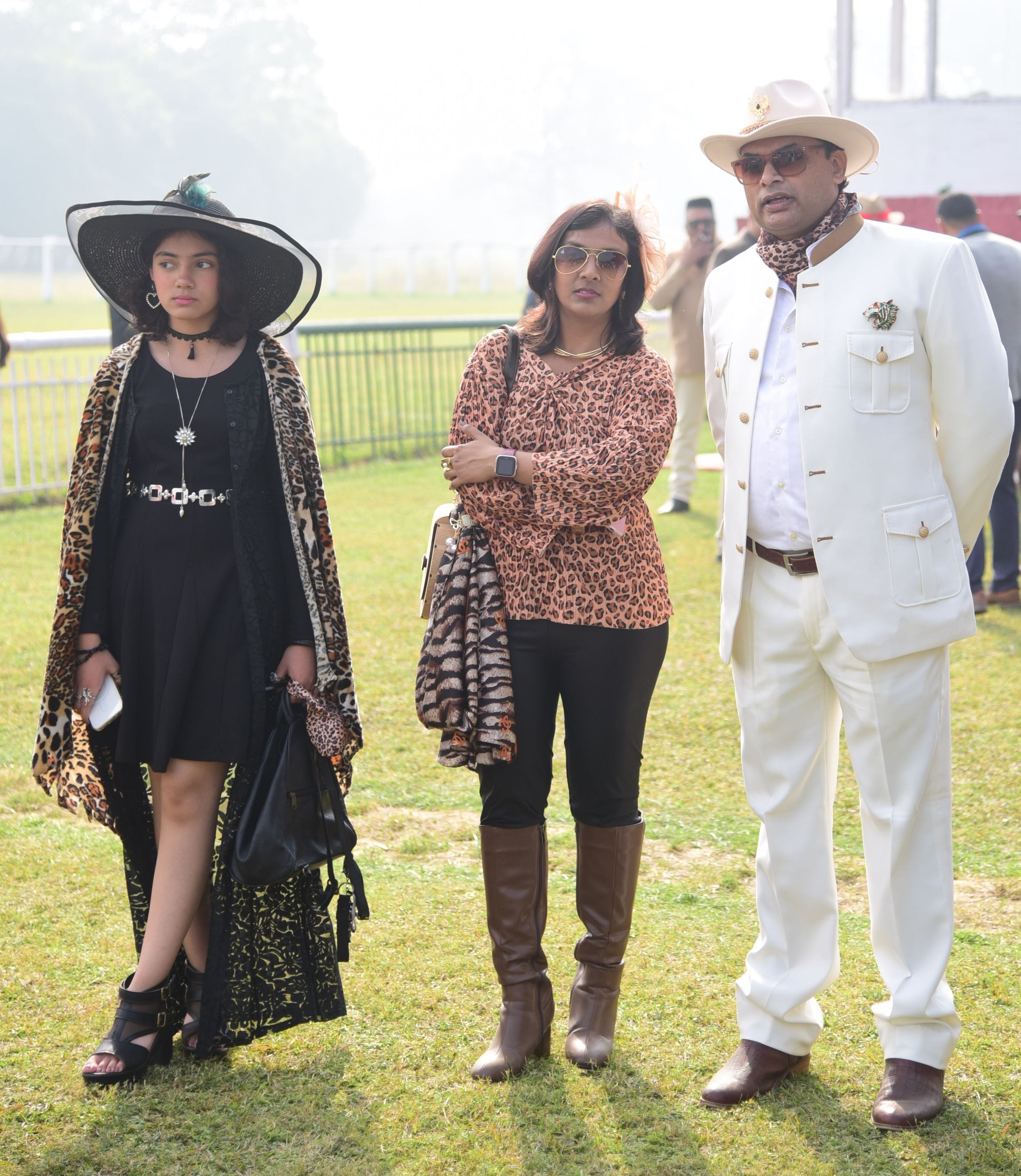 लखनऊ रेसकोर्स में आयोजित मिलेनियम कप की झलकियां। लखनऊ रेसकोर्स में आयोजित मिलेनियम कप की झलकियां।