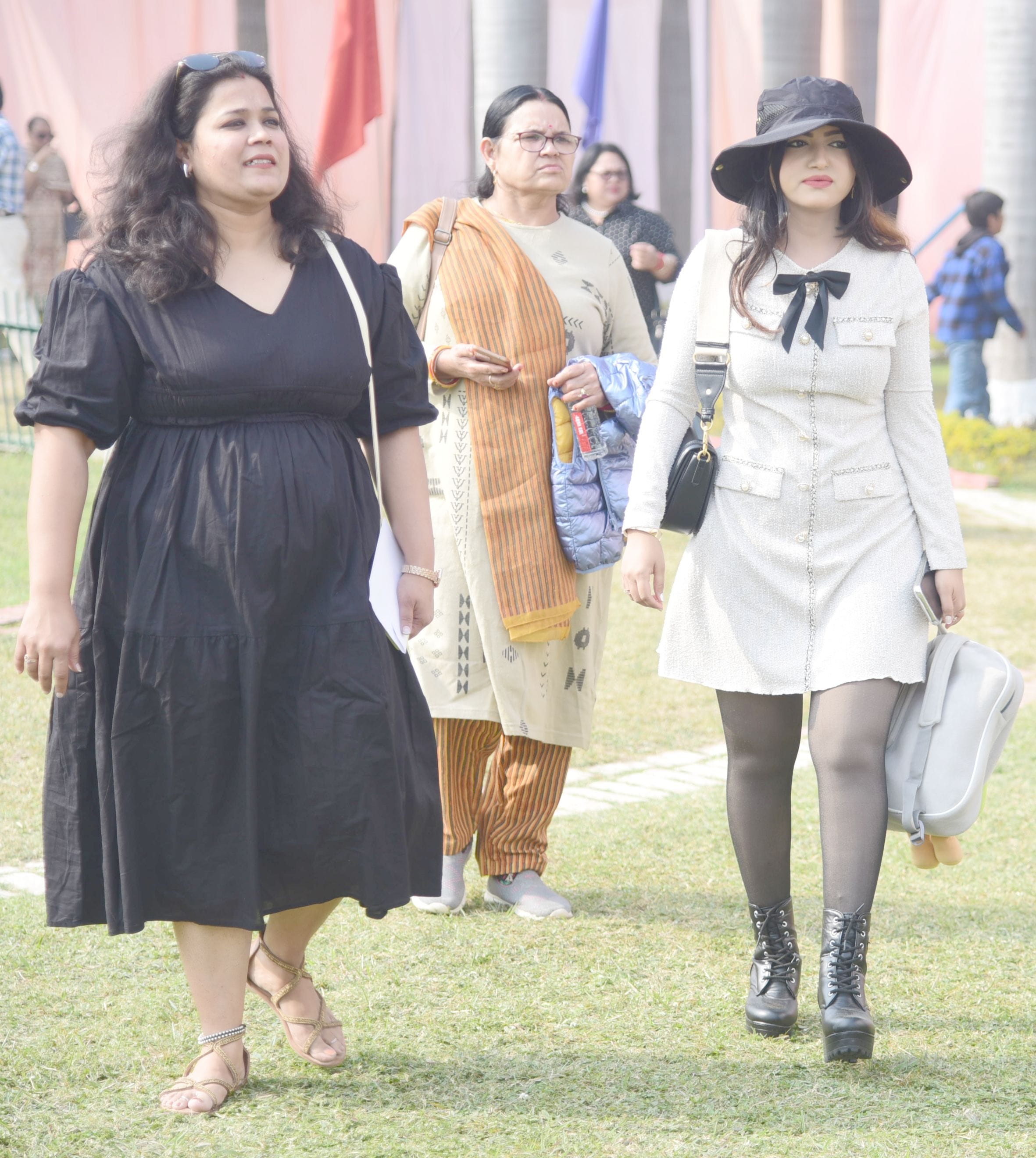 लखनऊ रेसकोर्स में आयोजित मिलेनियम कप की झलकियां। लखनऊ रेसकोर्स में आयोजित मिलेनियम कप की झलकियां।