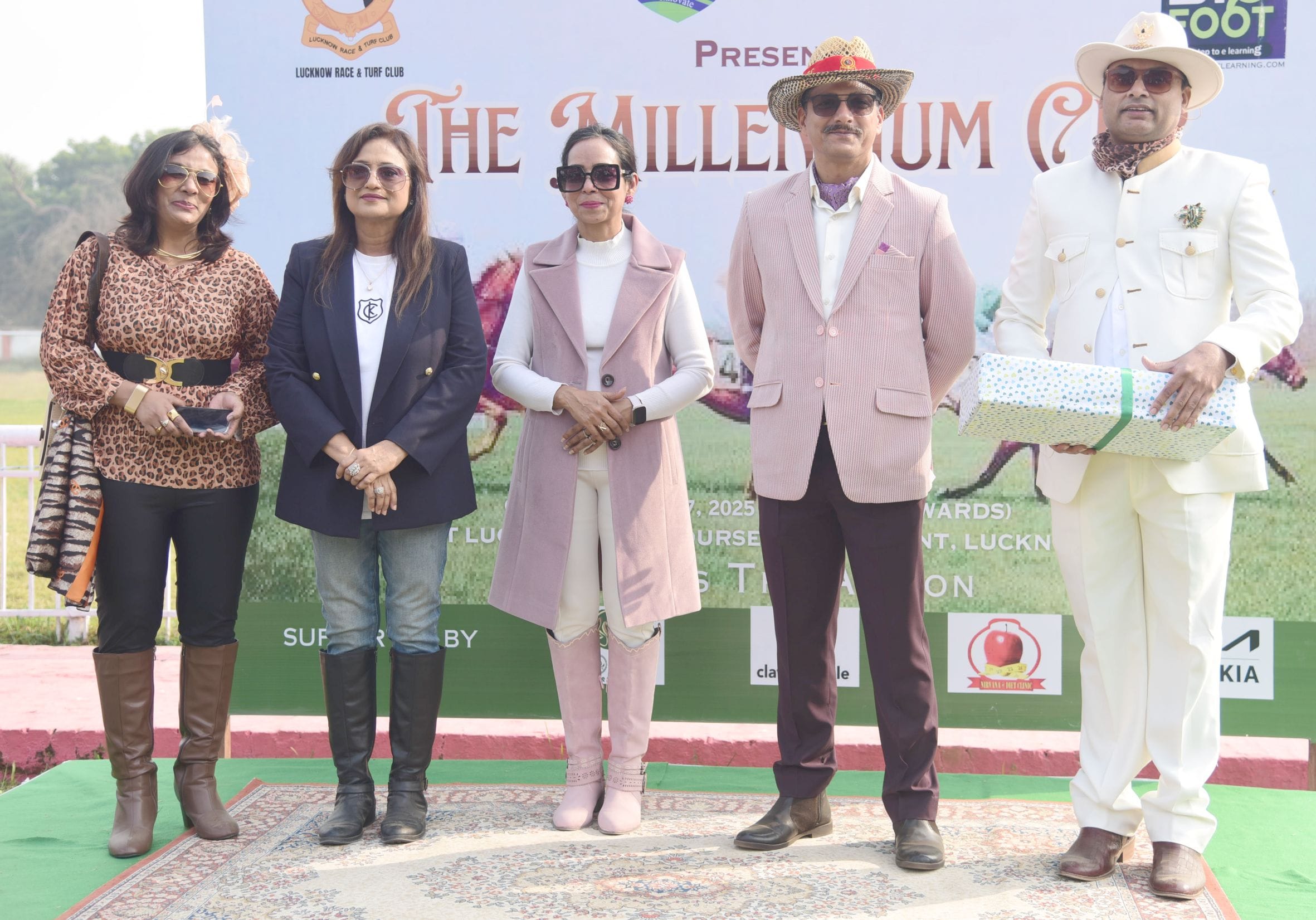 लखनऊ रेसकोर्स में आयोजित मिलेनियम कप की झलकियां। लखनऊ रेसकोर्स में आयोजित मिलेनियम कप की झलकियां।