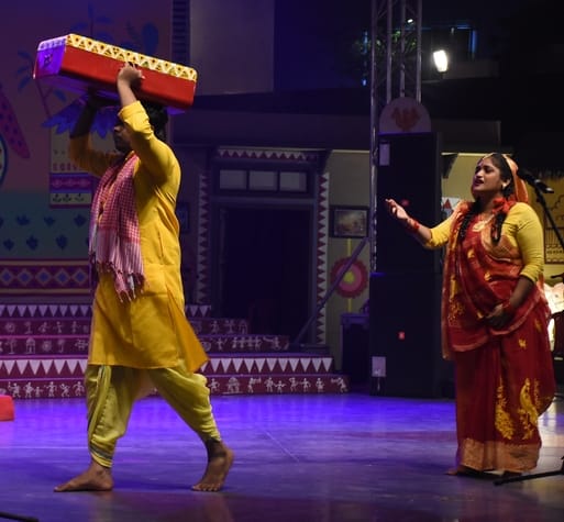 सोनचिरैया संस्था की ओर से लोहिया पार्क में आयोजित दो दिवसीय आयोजन की अंतिम शाम म्यूजिकल ड्रामा सोनचिरैया संस्था की ओर से लोहिया पार्क में आयोजित दो दिवसीय आयोजन की अंतिम शाम म्यूजिकल ड्रामा