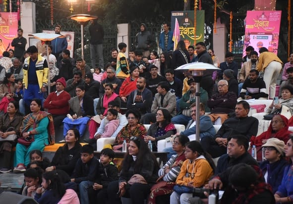 सोनचिरैया संस्था की ओर से लोहिया पार्क में आयोजित दो दिवसीय आयोजन की अंतिम शाम म्यूजिकल ड्रामा सोनचिरैया संस्था की ओर से लोहिया पार्क में आयोजित दो दिवसीय आयोजन की अंतिम शाम म्यूजिकल ड्रामा