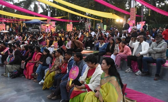 सोनचिरैया संस्था की ओर से लोहिया पार्क में आयोजित दो दिवसीय आयोजन की अंतिम शाम म्यूजिकल ड्रामा सोनचिरैया संस्था की ओर से लोहिया पार्क में आयोजित दो दिवसीय आयोजन की अंतिम शाम म्यूजिकल ड्रामा