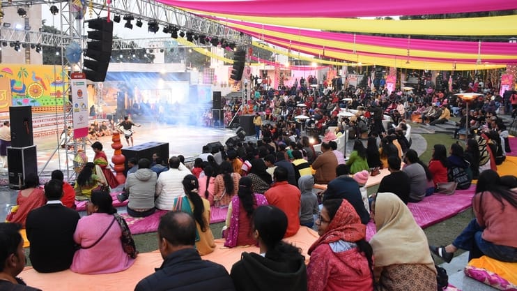 सोनचिरैया संस्था की ओर से लोहिया पार्क में आयोजित दो दिवसीय आयोजन की अंतिम शाम म्यूजिकल ड्रामा सोनचिरैया संस्था की ओर से लोहिया पार्क में आयोजित दो दिवसीय आयोजन की अंतिम शाम म्यूजिकल ड्रामा