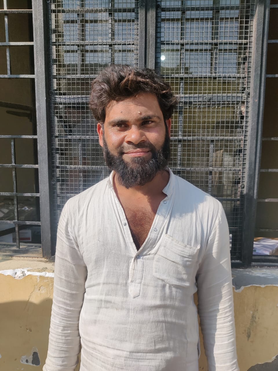 सरूरपुर। खिवाई पीएचसी में पहुंची मरीज शबाना। संवाद सरूरपुर। खिवाई पीएचसी में पहुंची मरीज शबाना। संवाद