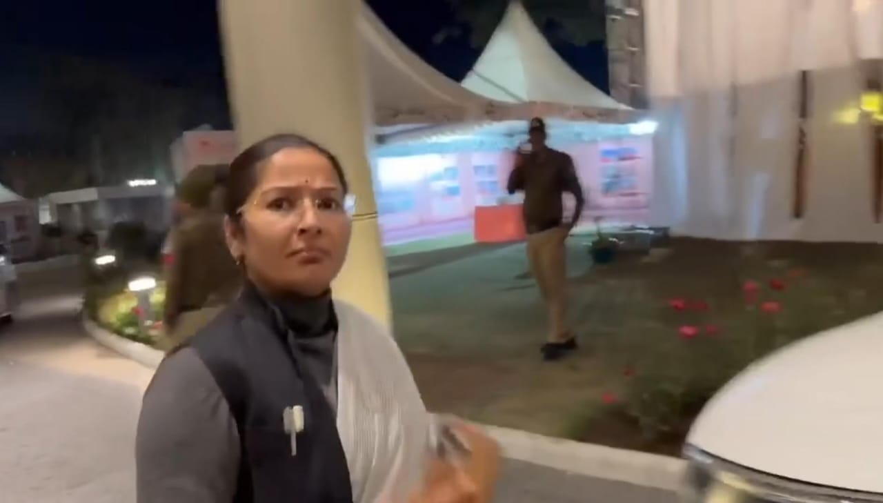तस्करी के आरोप में गिरफ्तार भाई का प्रश्न पूछने पर मीडिया पर झल्लाती मंत्री साहिबा का गुस्सा दे