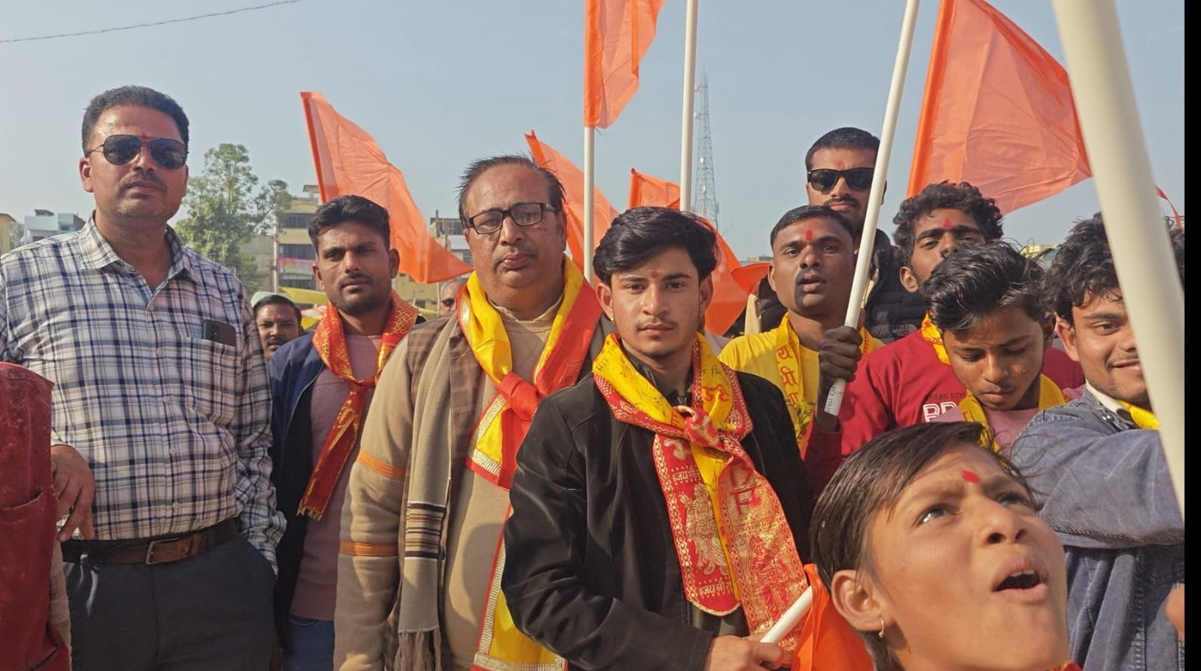 फोटो-28-शौर्य यात्रा में शामिल बजरंग दल के लोग। संवाद फोटो-28-शौर्य यात्रा में शामिल बजरंग दल के लोग। संवाद