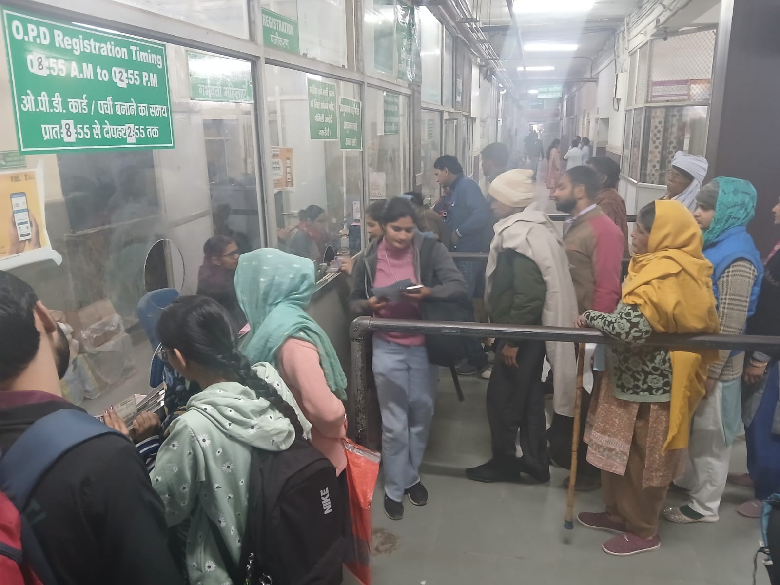 जनरल सर्जन की खाली पड़ी कुर्सी। संवाद