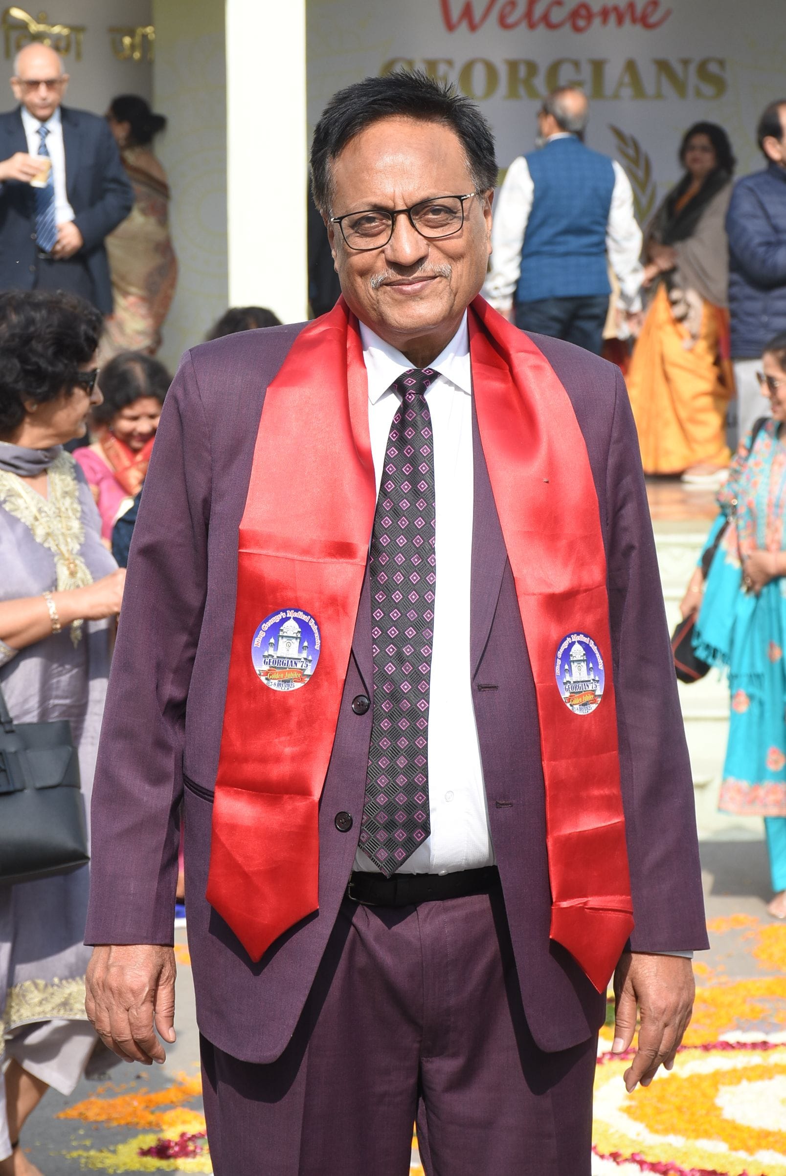 केजीएमयू के ब्राउन हाॅल में 1975 बैच के विद्यार्थियों का मिलन समारोह हुआ। डाॅक्टरों ने बीते लम् केजीएमयू के ब्राउन हाॅल में 1975 बैच के विद्यार्थियों का मिलन समारोह हुआ। डाॅक्टरों ने बीते लम्
