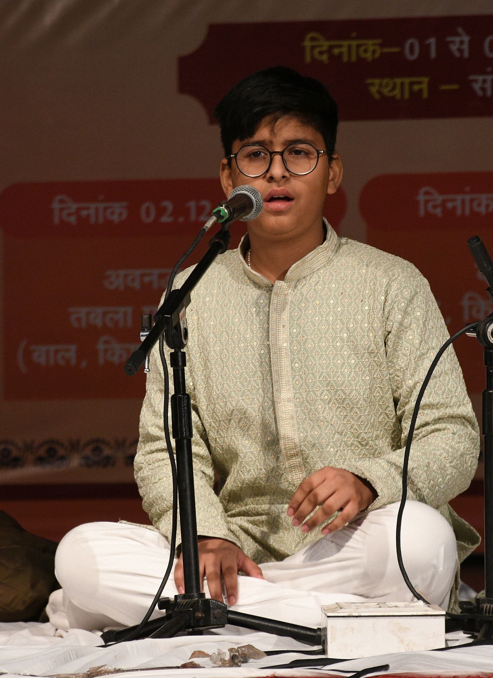 प्रतियोगिता के प्रतिभागियों के साथ अकादमी के अध्यक्ष जयंत खोत, उपाध्यक्ष विभा सिंह, निदेशक शोभि प्रतियोगिता के प्रतिभागियों के साथ अकादमी के अध्यक्ष जयंत खोत, उपाध्यक्ष विभा सिंह, निदेशक शोभि