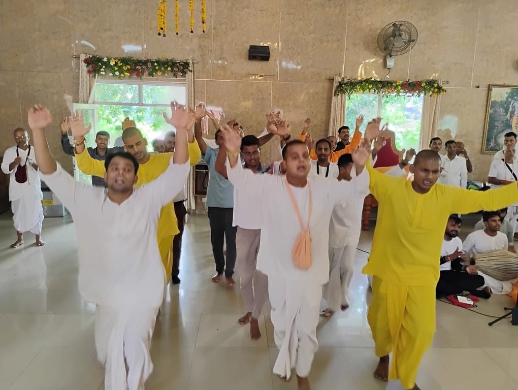 सुशांत गोल्फ सिटी सि्थत श्रीश्री राधा रमण बिहारी (इस्कॉन) मंदिर में सोमवार को श्रील भक्तिसिद्धा सुशांत गोल्फ सिटी सि्थत श्रीश्री राधा रमण बिहारी (इस्कॉन) मंदिर में सोमवार को श्रील भक्तिसिद्धा