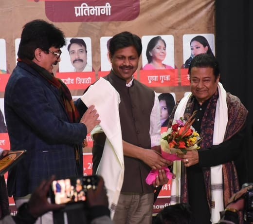 उत्तर प्रदेश उर्दू अकादमी और लखनऊ फिल्म क्लब की ओर से सोमवार को उर्दू अकादमी सभागार में बहार-ए- उत्तर प्रदेश उर्दू अकादमी और लखनऊ फिल्म क्लब की ओर से सोमवार को उर्दू अकादमी सभागार में बहार-ए-