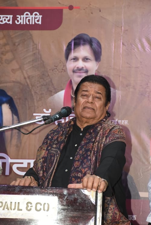 उत्तर प्रदेश उर्दू अकादमी और लखनऊ फिल्म क्लब की ओर से सोमवार को उर्दू अकादमी सभागार में बहार-ए- उत्तर प्रदेश उर्दू अकादमी और लखनऊ फिल्म क्लब की ओर से सोमवार को उर्दू अकादमी सभागार में बहार-ए-