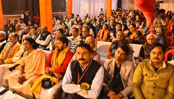 भारत विकास परिषद अवध प्रांत की ओर से कृष्णानगर में आयोजित पंचसूत्रीय कथा महोत्सव का अंतिम दिन न