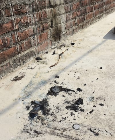 पतंग छुड़ाने के दौरान करंट से झुलसा किशोर।