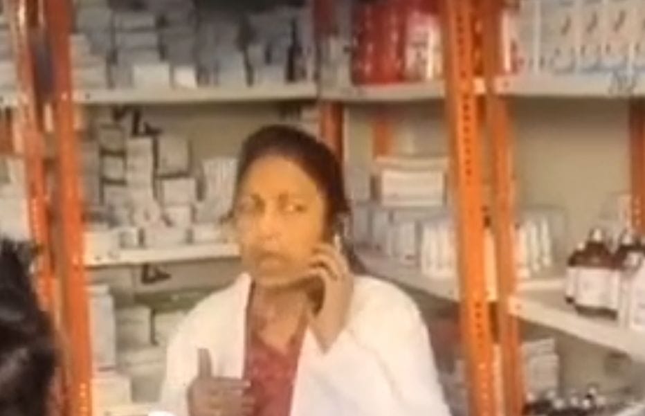 शिकायत पर जांच करने पहुंचीं सीएमएस तो हुआ हंगामा।