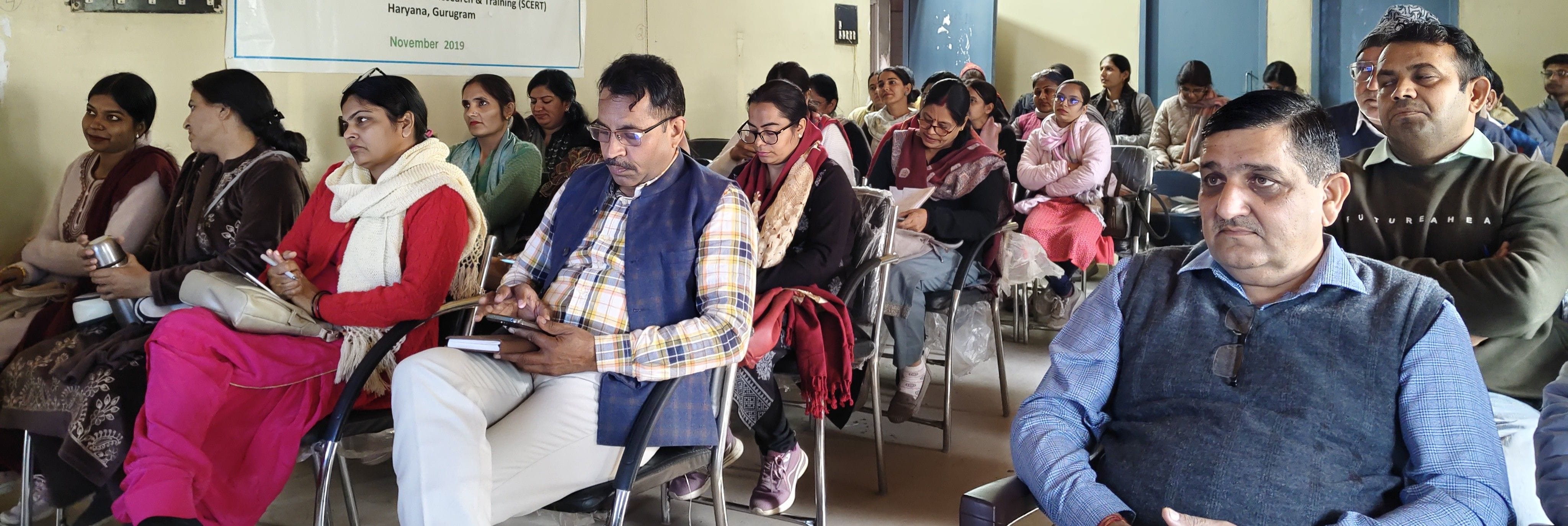 10जेएनडी25-जिला स्तरीय मेंटर्स बैठक को संबोधित करते हुए एफएलएन राजेश वशिष्ठ। स्रोत विभाग