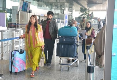 बुधवार को इंडिगो के विमानों की सामान्य आवाजाही से यात्रियों ने ली राहत की सांस। 