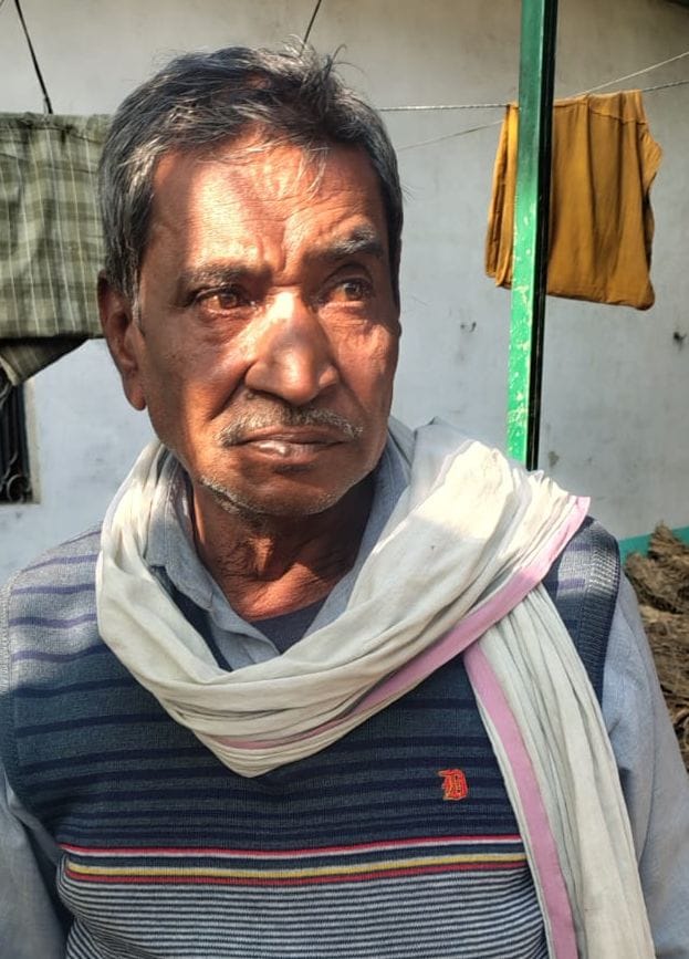 फोटो-26-महिला की हत्या के बाद जांच करती पुलिस। संवाद फोटो-26-महिला की हत्या के बाद जांच करती पुलिस। संवाद